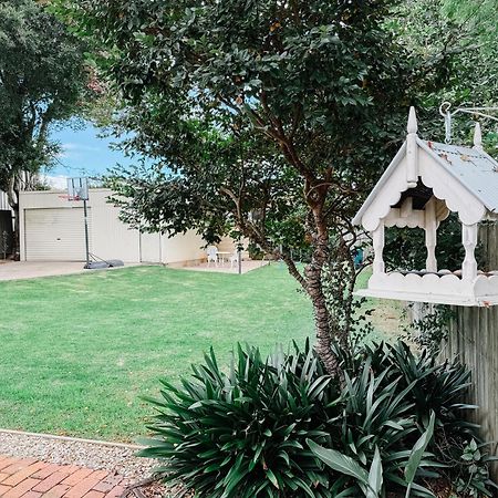 Jacaranda Cottage - Family & Pet Friendly トゥーンバ エクステリア 写真