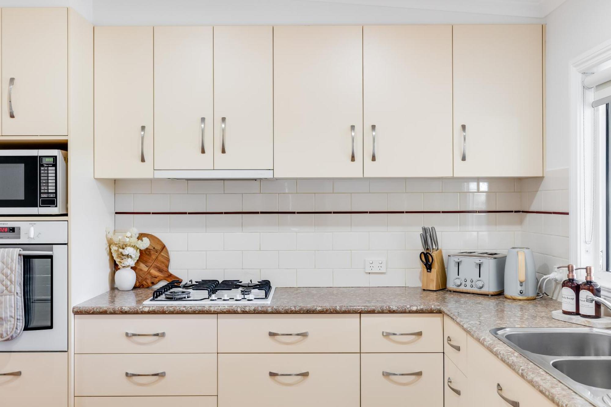 Jacaranda Cottage - Family & Pet Friendly トゥーンバ エクステリア 写真